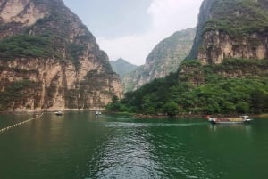 Excursão ao desfiladeiro de Longqing em Pequim com motorista que fala inglês