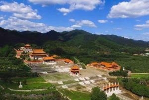 Peking: Mutianyun muuri ja Mingin haudat Yksityinen kiertoajelu.