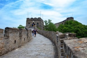 Peking: Mutianyu-muurikierrokset lipulla ja buffet-lounaalla