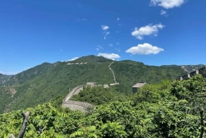 Traslado de ida y vuelta a la Gran Muralla de Mutianyu con conductor y ticket de entrada