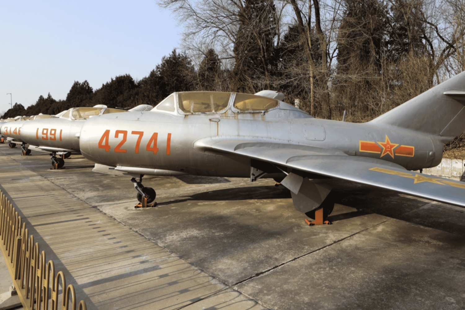 Пекин: Экскурсия по Великой стене Мутяньюй и Китайский музей авиации