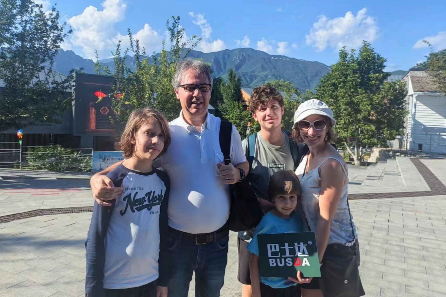 Servicio de transporte de ida y vuelta a la muralla de Mutianyu con ticket de entrada