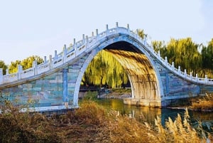 Beijing: Panjiayuan Market&Liangma River Cruise Night Tour