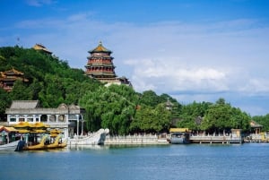 Beijing: Panjiayuan Market&Liangma River Cruise Night Tour