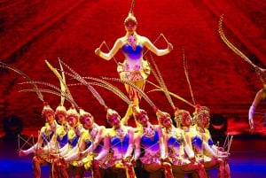 Peking: Akrobatikshow på Röda Teatern visar kinesisk kultur