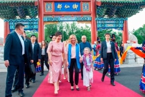 Beijing Royal Banquet with Chinese culture prefermance