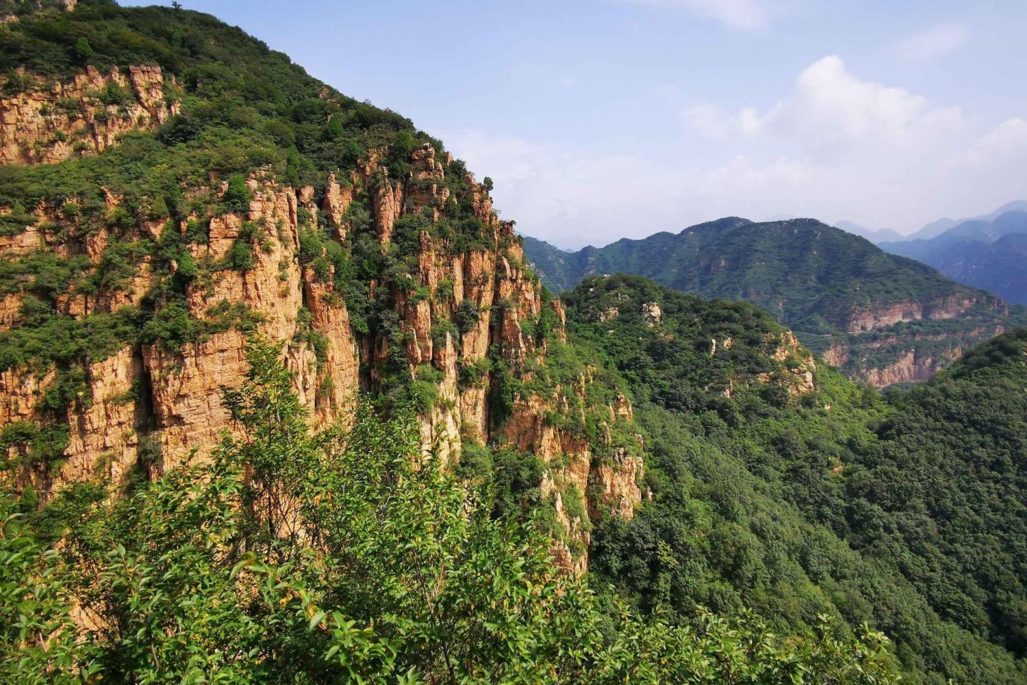 Beijing Stone Forest Gorge Tour med engelsktalende sjåfør