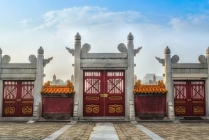 Beijing: Local’s Day—Temple, Market, Dumpling Making & Dance