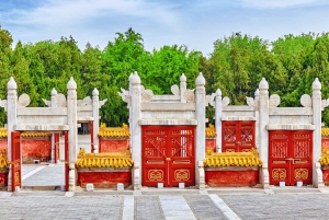 Beijing: Local’s Day—Temple, Market, Dumpling Making & Dance