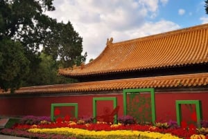 Beijing: Local’s Day—Temple, Market, Dumpling Making & Dance