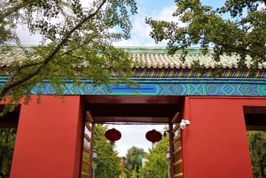 Beijing: Local’s Day—Temple, Market, Dumpling Making & Dance