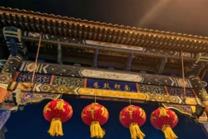 Beijing: Tiananmen Square and Houhai Night Walking Tour