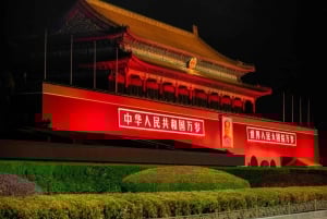 Beijing: Tiananmen Square and Houhai Night Walking Tour