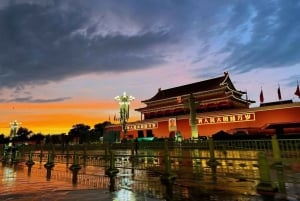Beijing: Tiananmen Square and Houhai Night Walking Tour