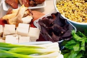 Peking: Veganes Kochen zu Hause & Tour über den lokalen Markt mit Sanxia