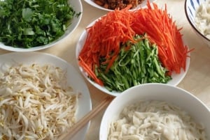 Peking: Veganes Kochen zu Hause & Tour über den lokalen Markt mit Sanxia