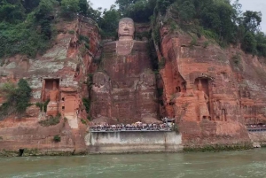 成都：ジャイアントパンダと楽山大仏を見る成都日帰り旅行