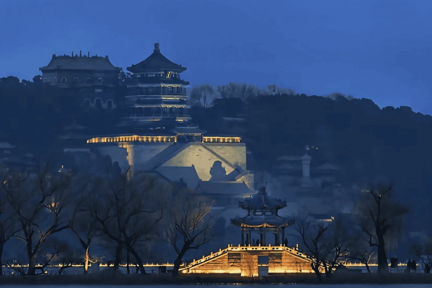 Peking: Entfliehen Sie den Menschenmassen Sommerpalast + Nachttour