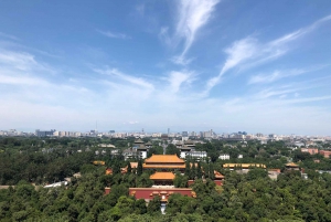 Kielletyn kaupungin ja Tiananmenin aukion lippu oppaan kanssa (valinnainen).