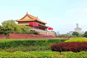 Kielletyn kaupungin ja Tiananmenin aukion lippu oppaan kanssa (valinnainen).