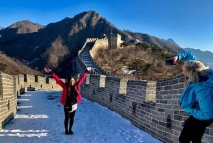 Beijing: Great Wall Layover Tour with a Native
