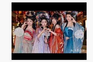 Hanfu-kostymeutleie med sminke og hårstyling