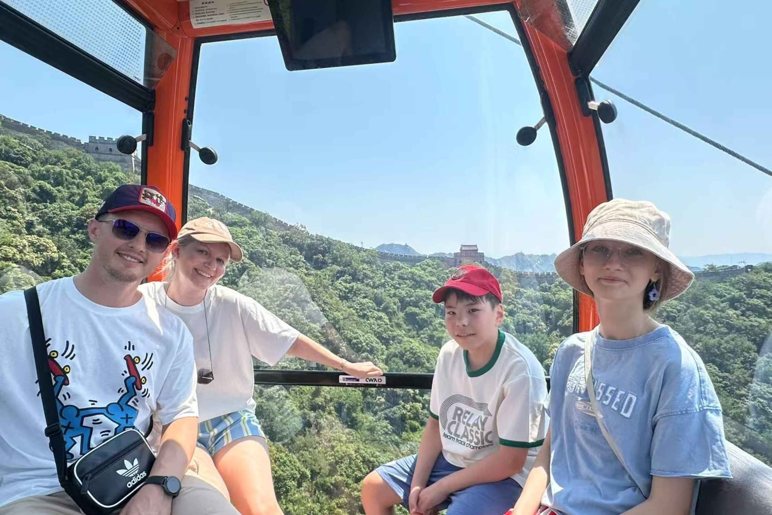 Traslado en autobús por la mañana a la Gran Muralla de Mutianyu + ticket de acceso