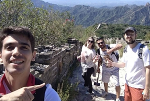 Escursione guidata di 5 km alla sezione Mutianyu della Grande Muraglia con funivia