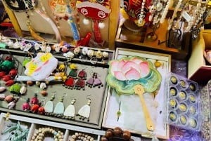 Night Market Haggling Adventure with an English Guide!