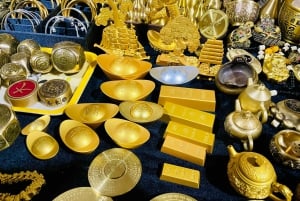 Night Market Haggling Adventure with an English Guide!