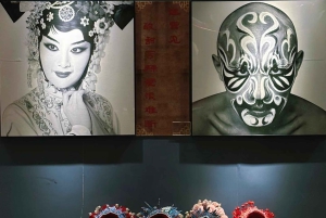 Peking Opera Backstage : Makeup, Costume & Performance