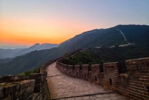 Tour privado por la Gran Muralla de Mutianyu (de día o al atardecer) con todo incluido