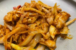 Dîner dans les hutongs de Pékin et visite privée à pied avec dégustation de bière