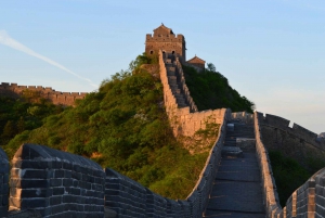 Self-guided challenging hiking from Jinshanling to Gubeikou