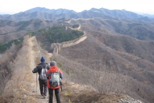 Self-guided challenging hiking from Jinshanling to Gubeikou