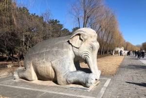 Pienryhmäretki Juyongguanin muurille ja pyhälle tielle