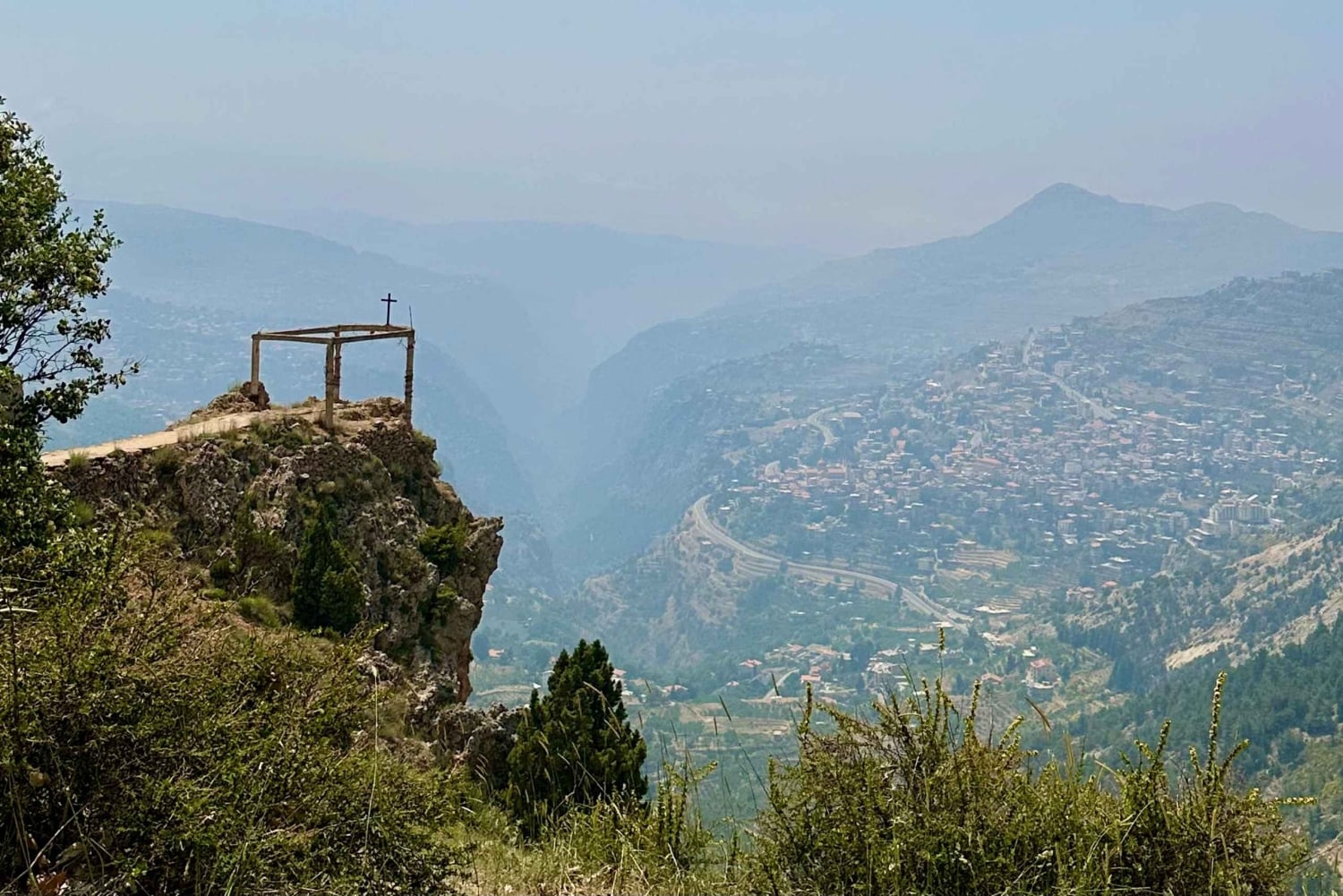 Beirut: tour privado a los Cedros de Dios, Ehden y el lago con almuerzo
