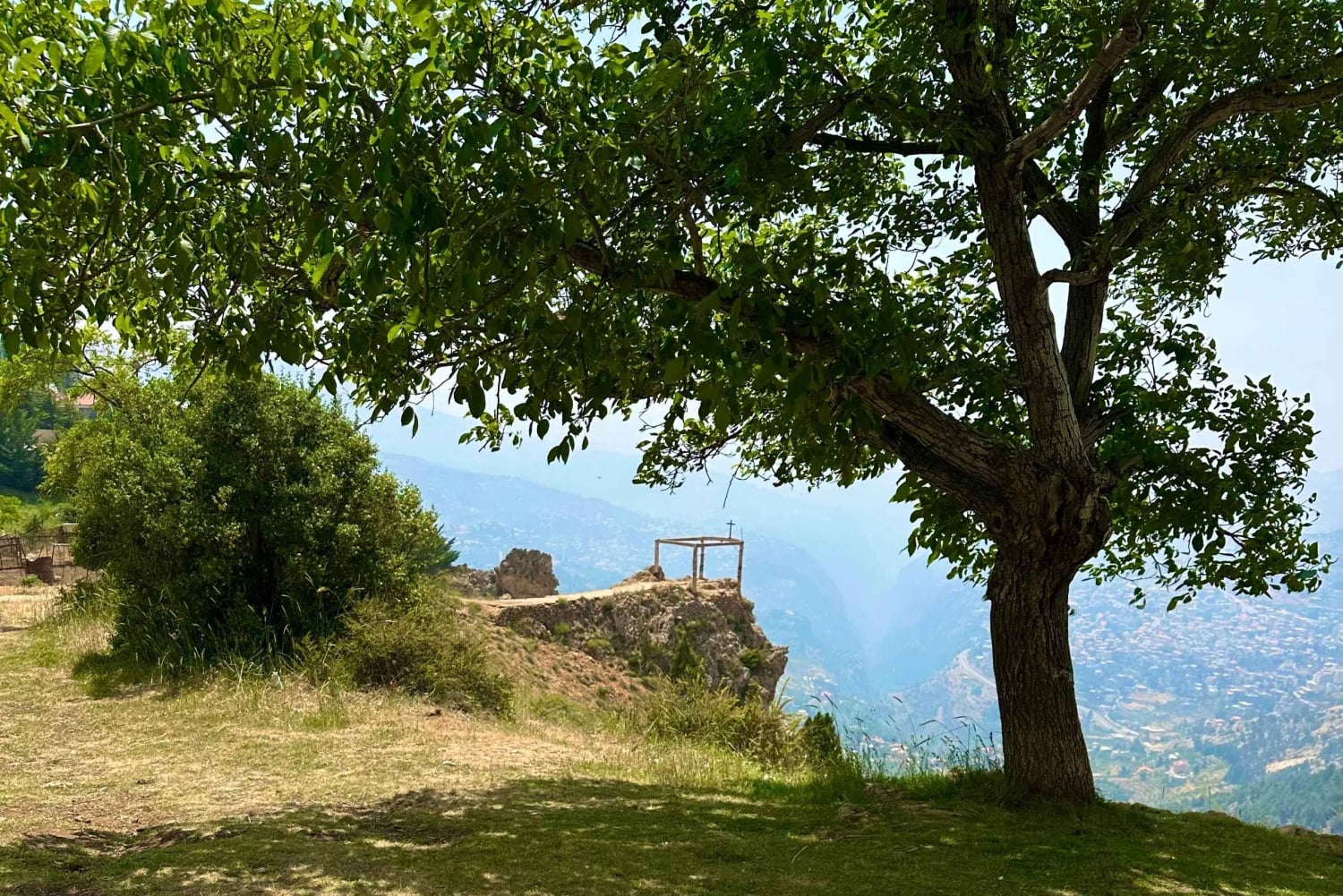 Beirut: tour privado a los Cedros de Dios, Ehden y el lago con almuerzo