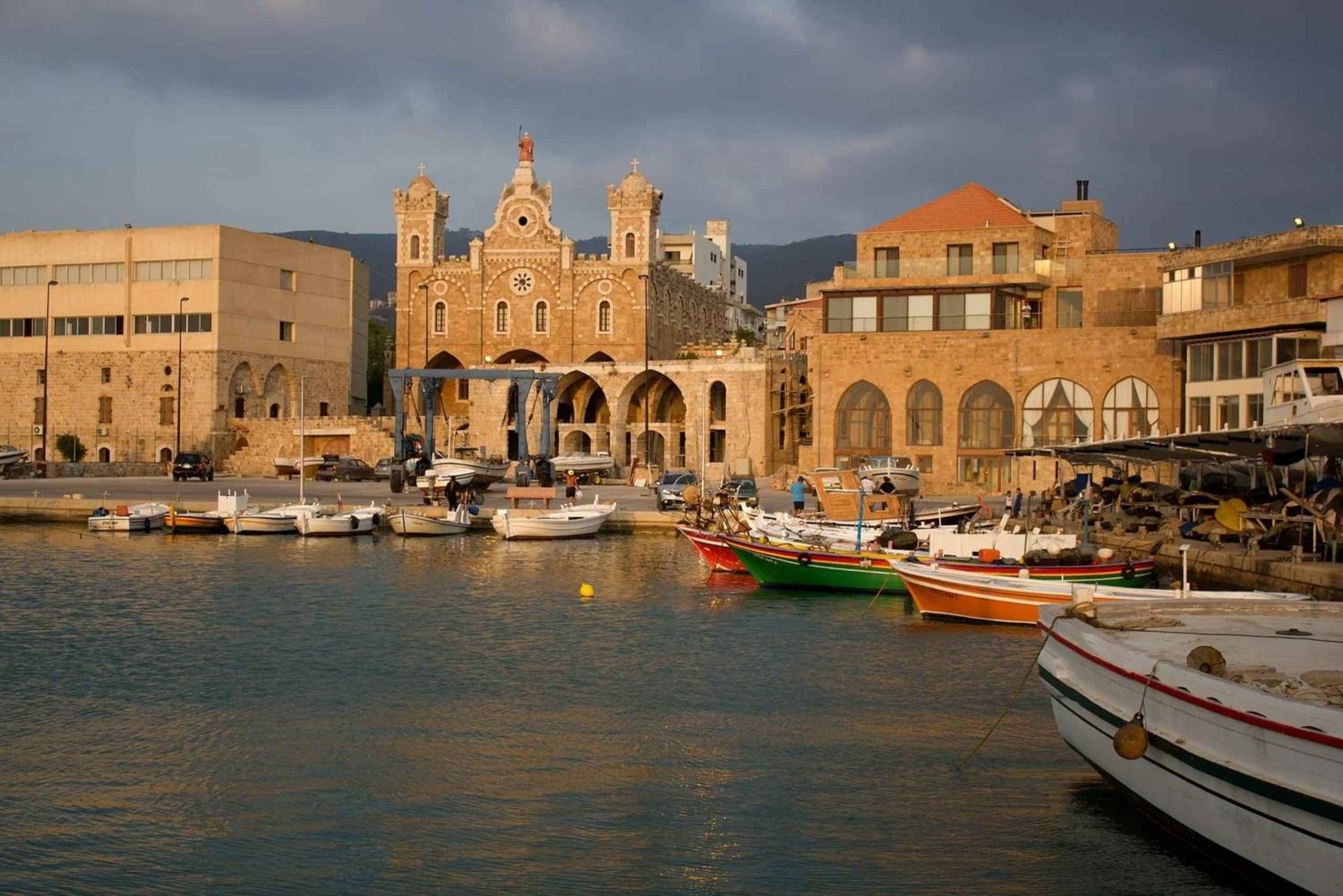 Desde Beirut: tour privado de un día a las cuevas de Jeita, Harissa y Biblos