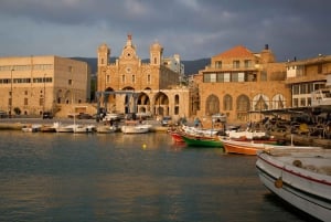 Desde Beirut: tour privado de un día a las cuevas de Jeita, Harissa y Biblos
