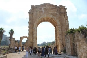 Sidon & Tyre Unesco Heritage w/pick-up, guide, entries+lunch
