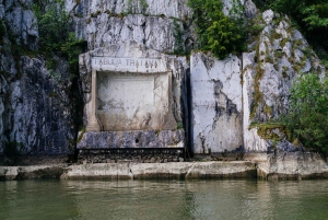 Belgrade: Blue Danube Driving Tour and 1-Hour Speedboat Ride