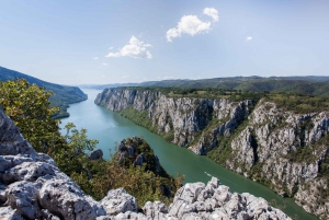 Belgrade: Blue Danube Driving Tour and 1-Hour Speedboat Ride