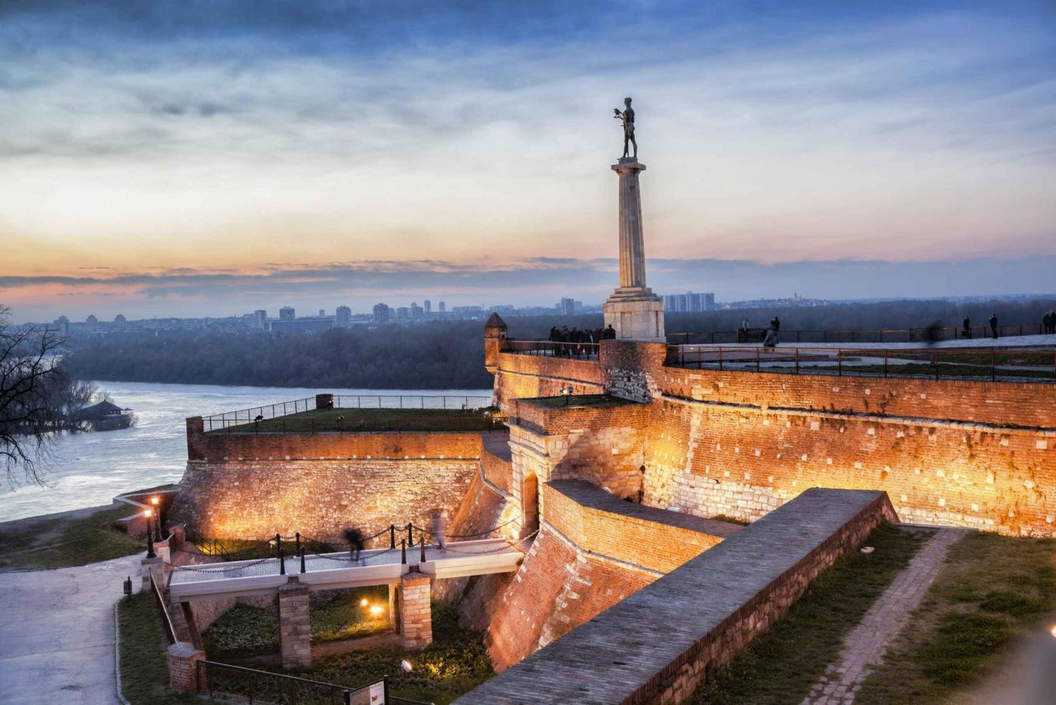 Panoramisk stadsrundtur i Belgrad