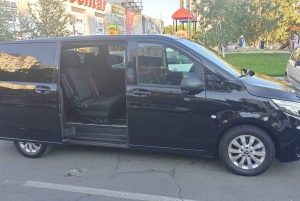 Belgrade: Private airport shuttle (by van)