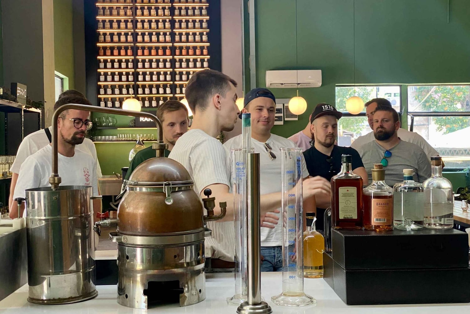 Belgrado: esperienza di degustazione di rakija con un esperto locale