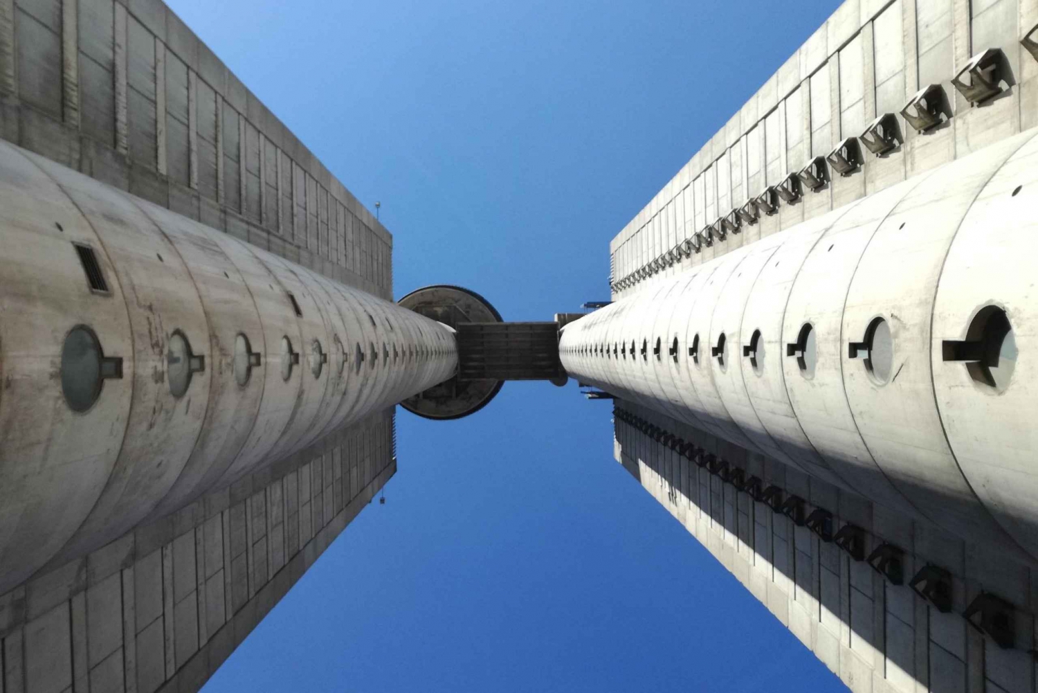 Belgrado: tour de arquitetura espacial - arquitetura brutalista