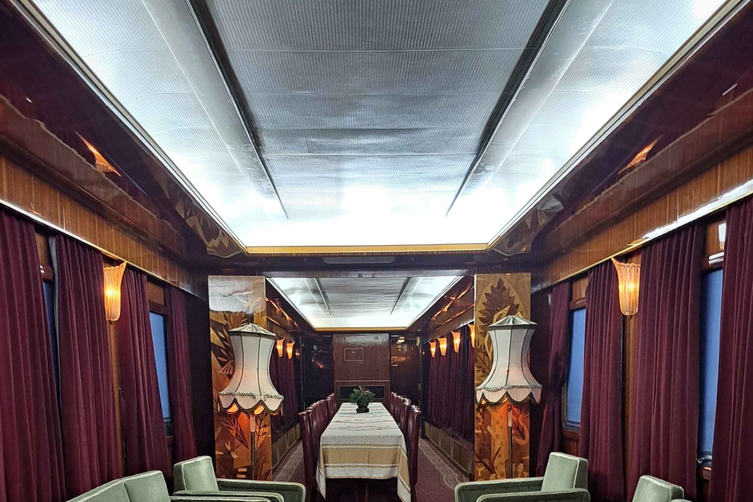 Белград: «Голубой поезд Тито», Дом цветов, экскурсия на ретро-автомобилях