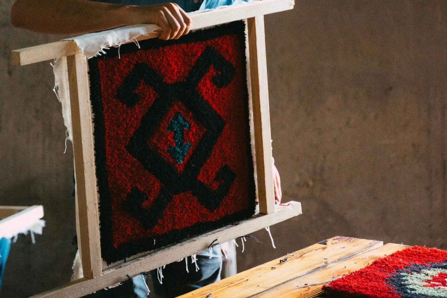 Belgrad: Tufting-Workshop mit 100 % Wolle