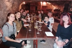 Belgrado: Visita subterránea con copa de vino